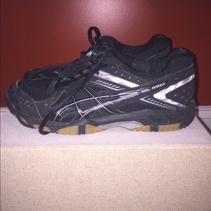 Mizuno Volleyball Shoes- size 8
